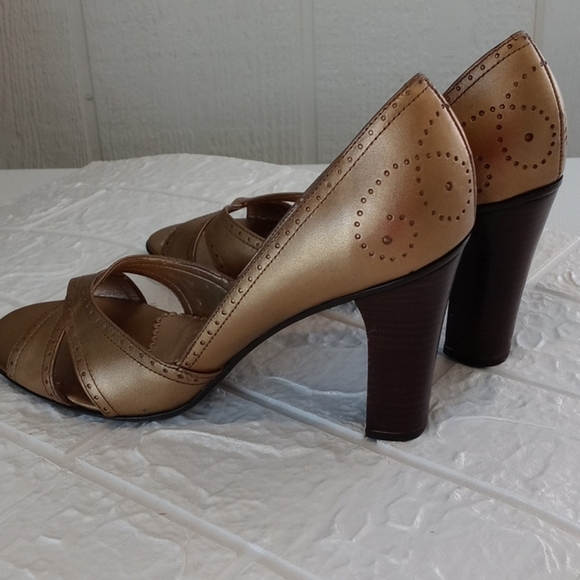BCBG girls Max Azria high heels gold color - Picture 5 of 11